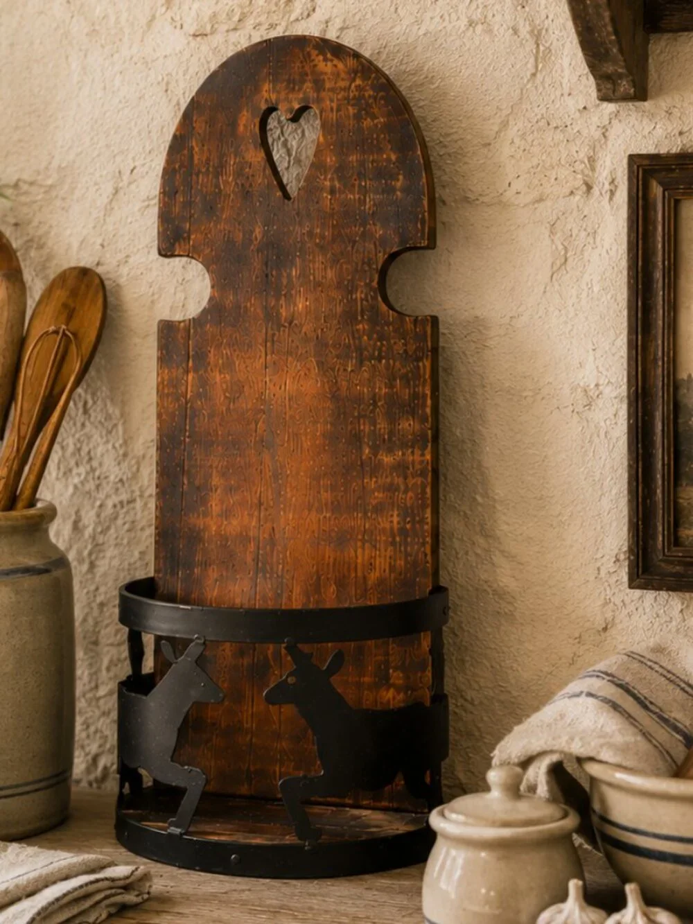 Vintage Rustic Wooden Wall Mount Heart-Carved Holder
